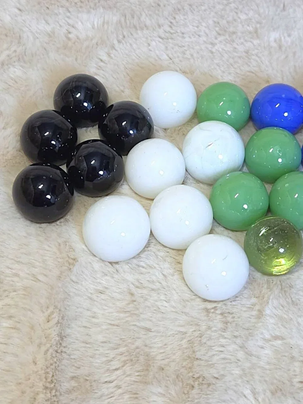 Lot of 26 Large Vintage Glass Marbles Blue Black White Green 1